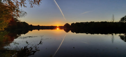 Coucher De Soleil Du 6 Octobre 2021 18H06 (Vue 1) Rivière Magog À Sherbrooke. Pont Jacques Cartier.