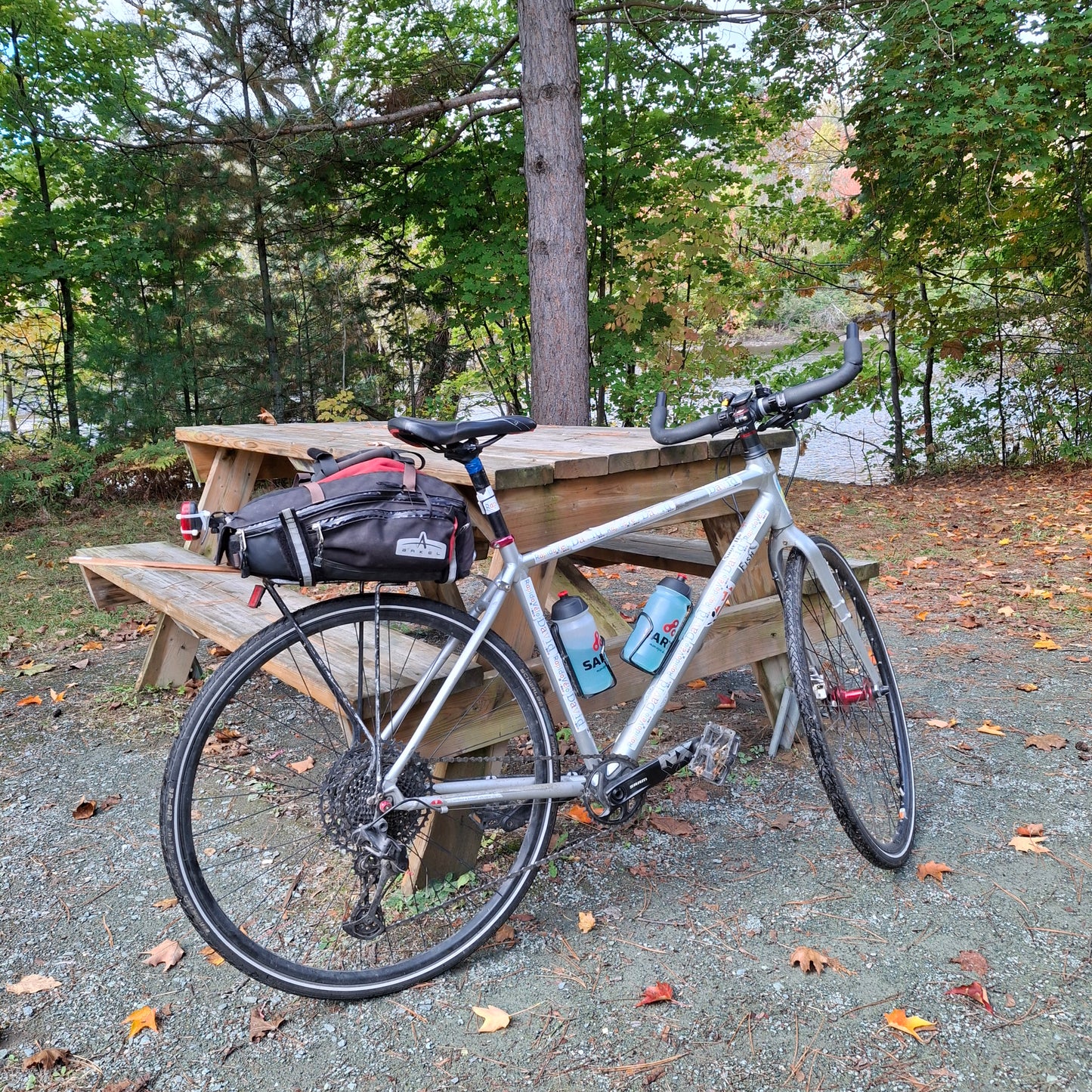 2024-10-05 11:20 Rest area Espace Photos Sherbrooke (View Table 1)